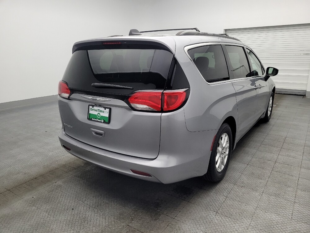 2021 Chrysler Voyager in Jacksonville, FL 32225 - 18125181 9