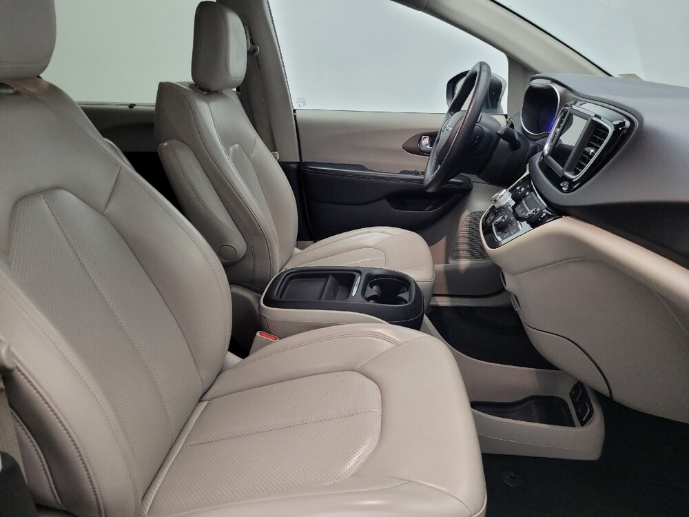 2021 Chrysler Voyager in Jacksonville, FL 32225 - 18125181 21