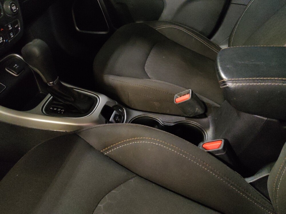 2020 Jeep Compass in Lauderdale Lakes, FL 33313 - 18125200 26