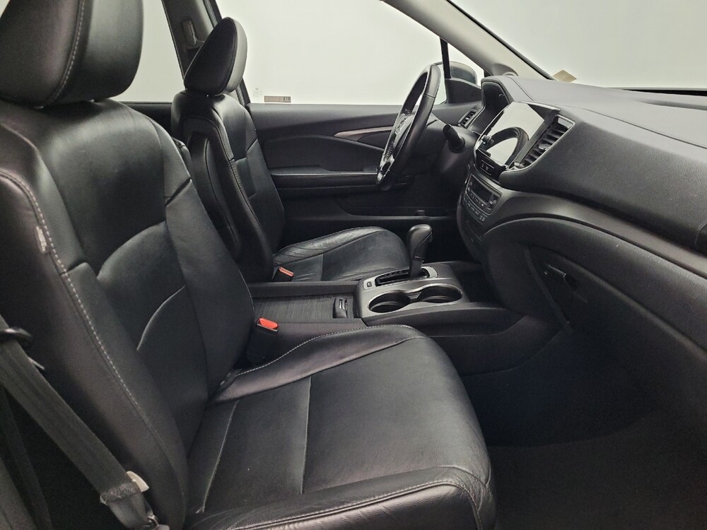 2019 Honda Pilot in Orlando, FL 32808 - 18125210 21