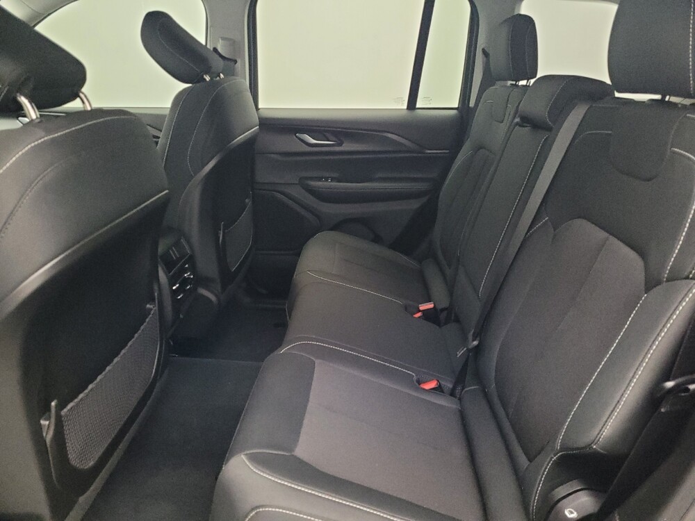 2023 Jeep Grand Cherokee in Pensacola, FL 32505 - 18125222 18