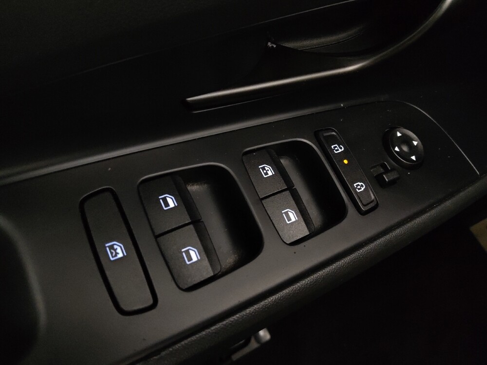 2025 Hyundai Elantra in Lakewood, CO 80215 - 18125258 27