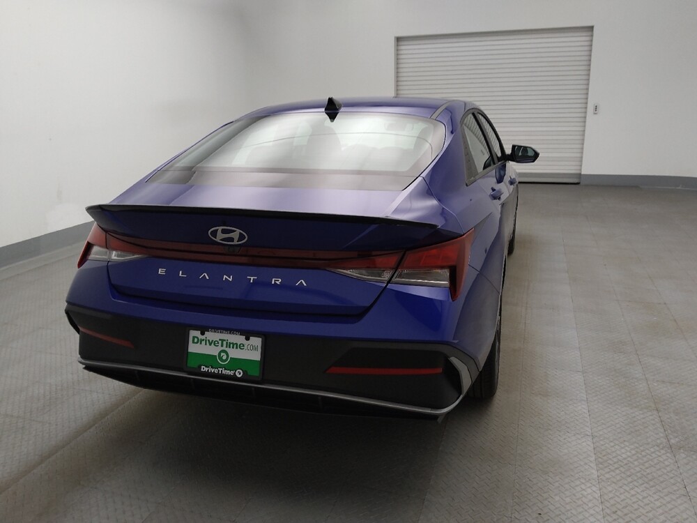 2025 Hyundai Elantra in Lakewood, CO 80215 - 18125258 7