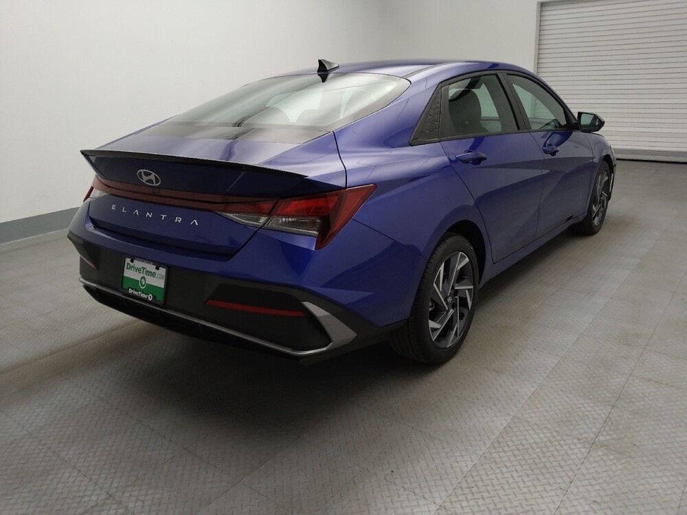 2025 Hyundai Elantra in Lakewood, CO 80215 - 18125258 9