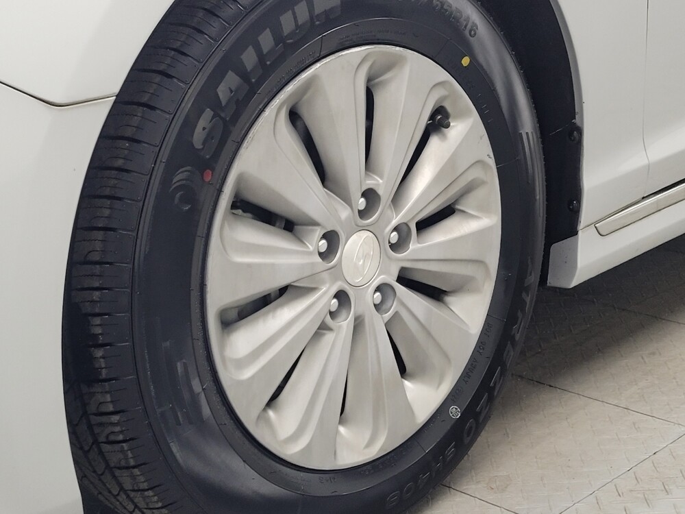 2016 Hyundai Sonata in Huntsville, AL 35816 - 18125268 31