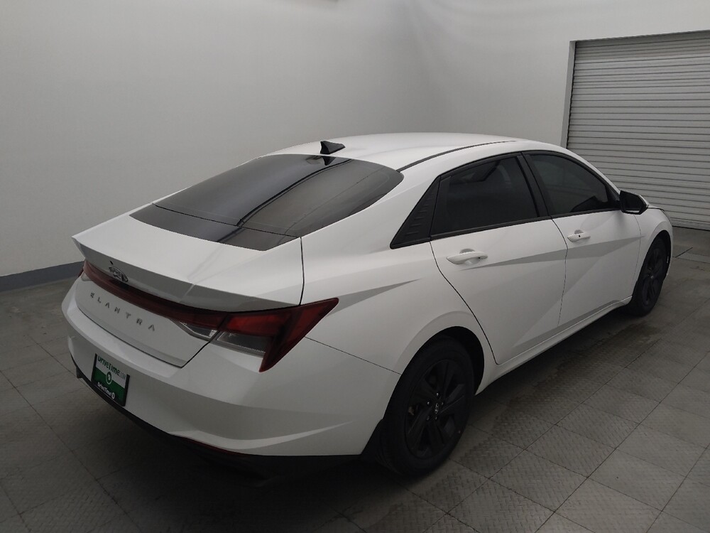 2023 Hyundai Elantra in Live Oak, TX 78233 - 18125295 9