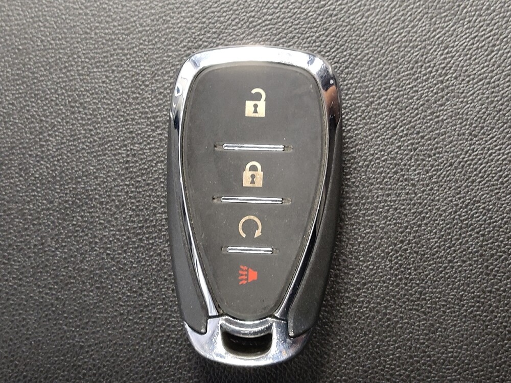 2020 Chevrolet Equinox in Live Oak, TX 78233 - 18125303 32