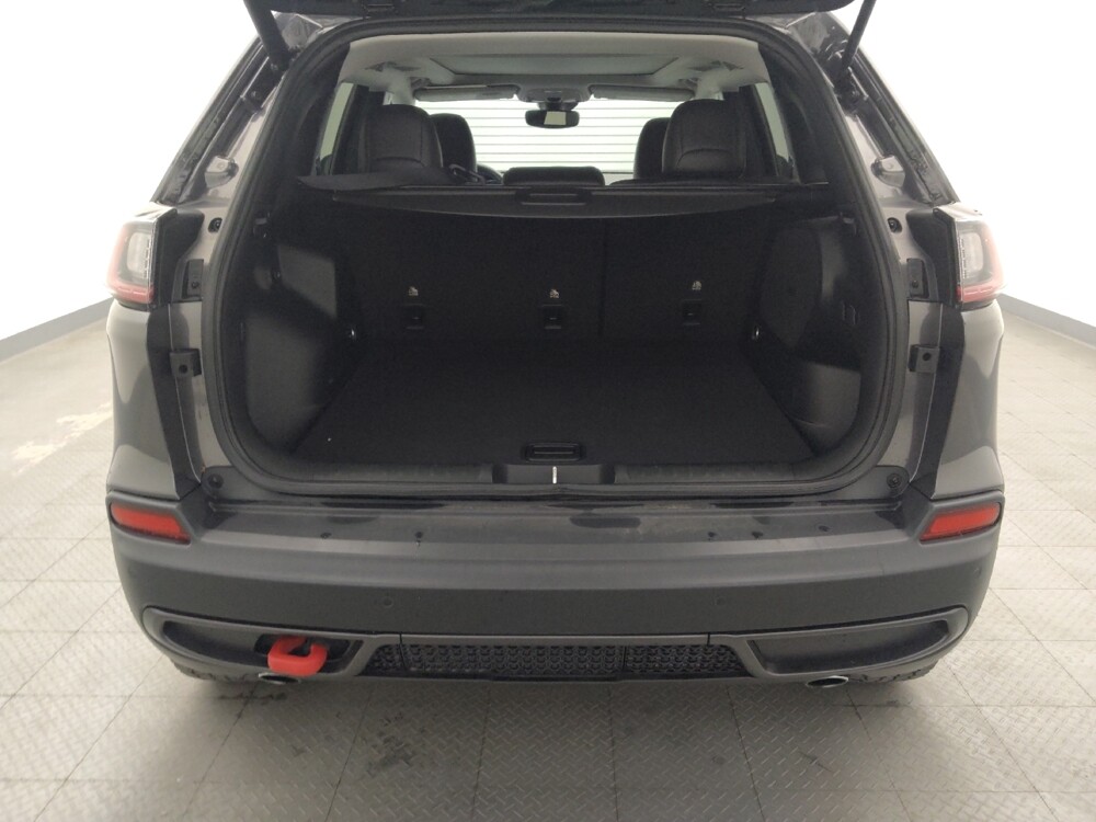 2019 Jeep Cherokee in Houston, TX 77074 - 18125311 29