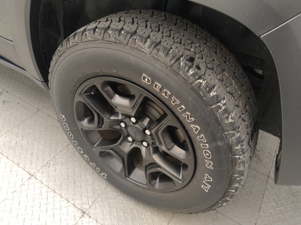 2019 Jeep Cherokee in Houston, TX 77074 - 18125311 31