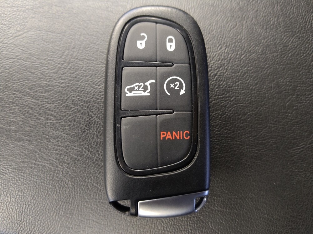 2019 Jeep Cherokee in Houston, TX 77074 - 18125311 32