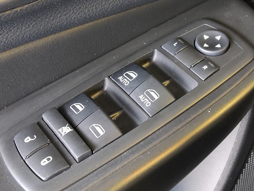 2019 Jeep Cherokee in Houston, TX 77074 - 18125311 27