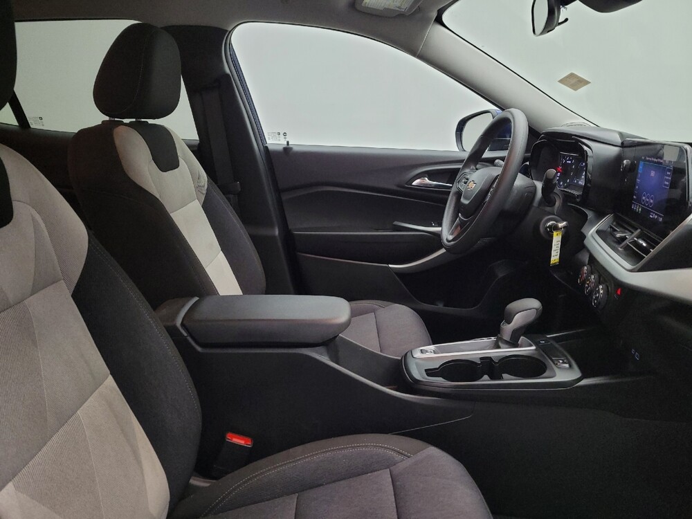 2024 Chevrolet Trax in Miamisburg, OH 45342 - 18125318 21