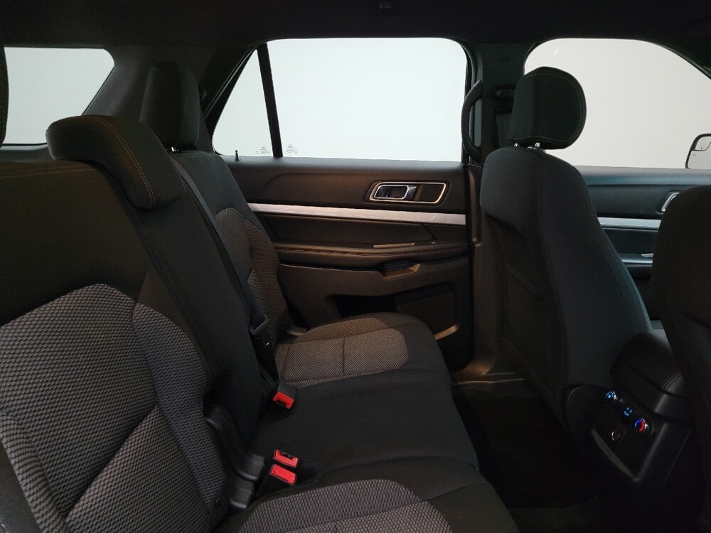 2017 Ford Explorer in Miamisburg, OH 45342 - 18125320 19