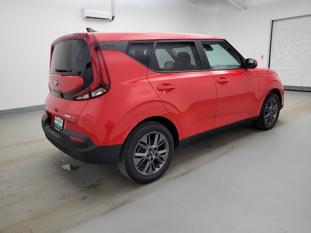 2021 Kia Soul in Maple Heights, OH 44137 - 18125321 10