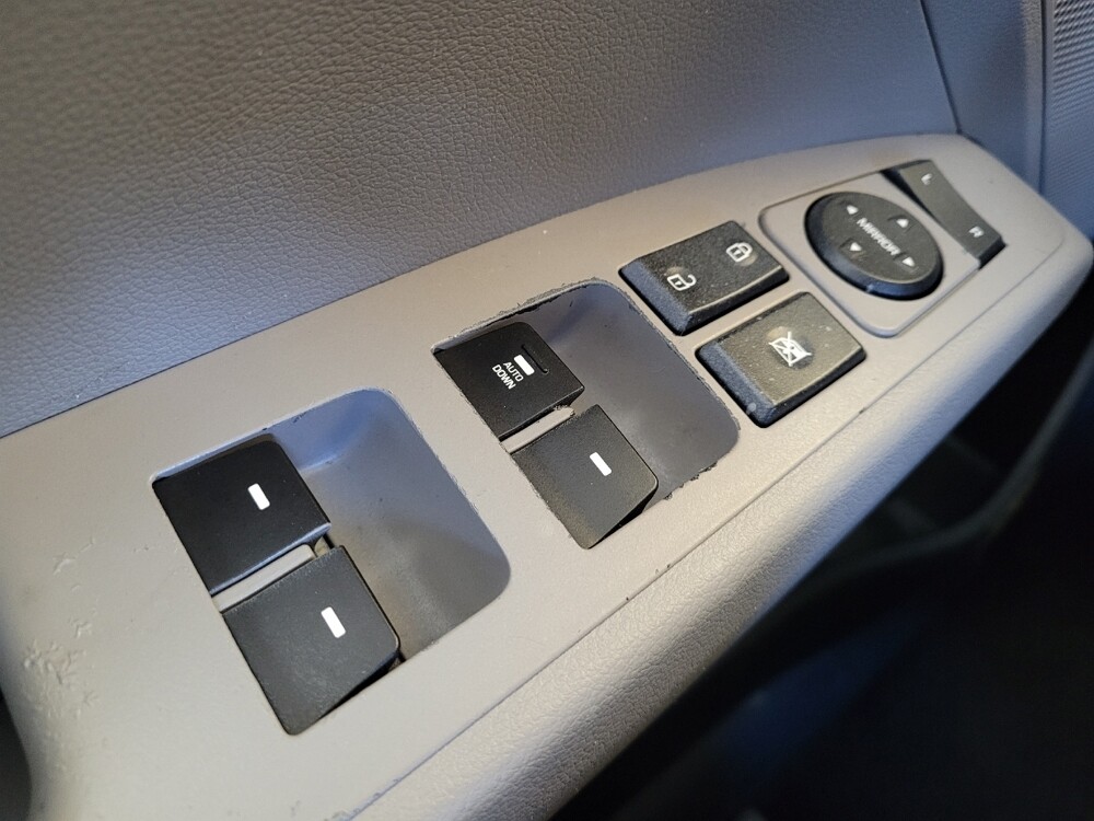 2018 Hyundai Elantra in Maple Heights, OH 44137 - 18125323 27