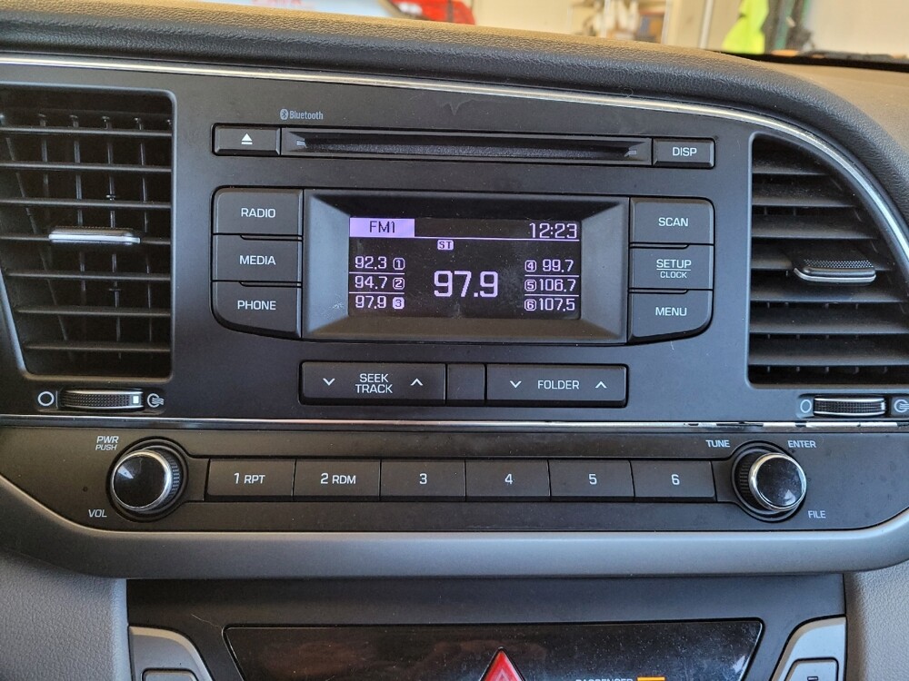 2018 Hyundai Elantra in Maple Heights, OH 44137 - 18125323 25