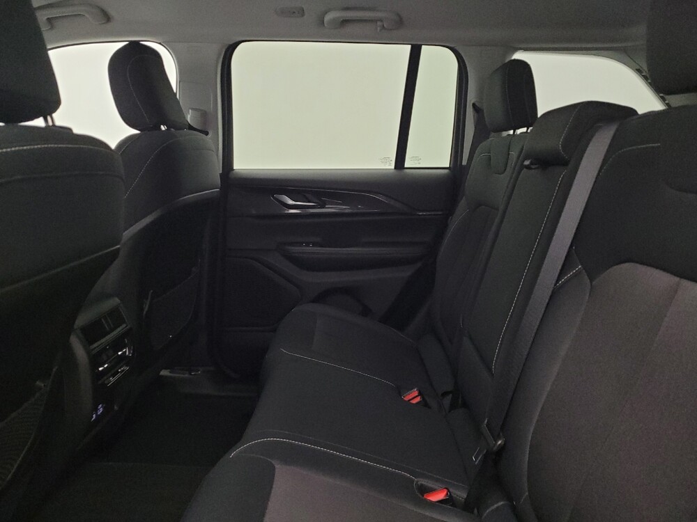 2023 Jeep Grand Cherokee in Maple Heights, OH 44137 - 18125325 18