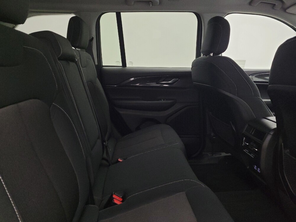 2023 Jeep Grand Cherokee in Maple Heights, OH 44137 - 18125325 19