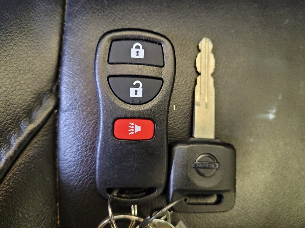 2015 Nissan Titan in Maple Heights, OH 44137 - 18125331 32