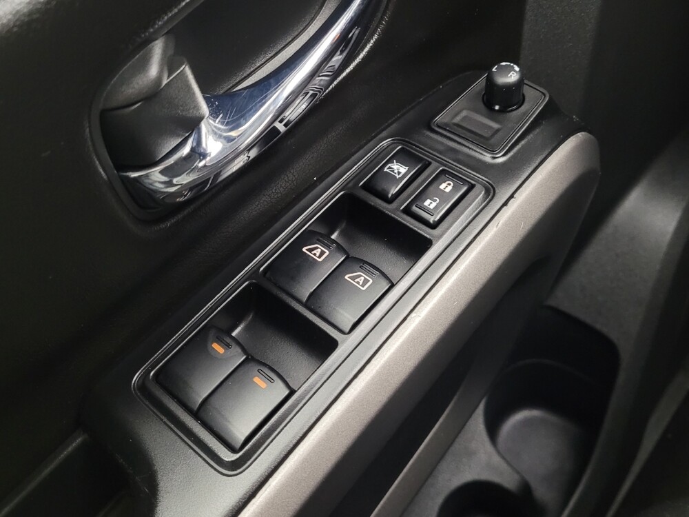 2015 Nissan Titan in Maple Heights, OH 44137 - 18125331 27