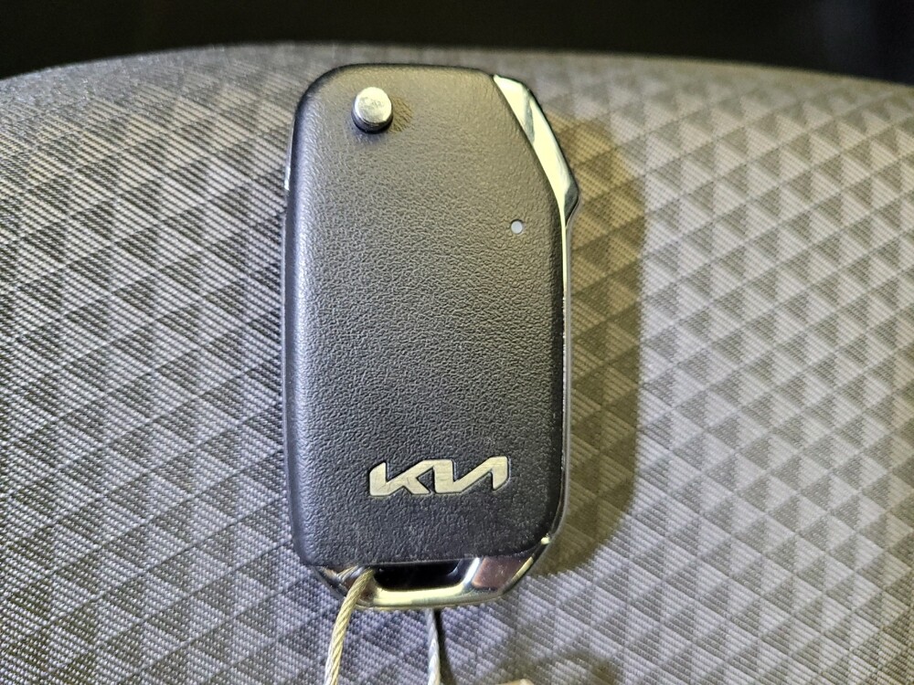 2025 Kia Soul in Maple Heights, OH 44137 - 18125338 32