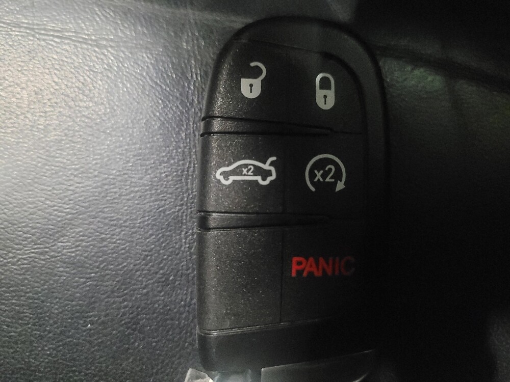 2016 Jeep Grand Cherokee in Pittsburgh, PA 15237 - 18125396 32