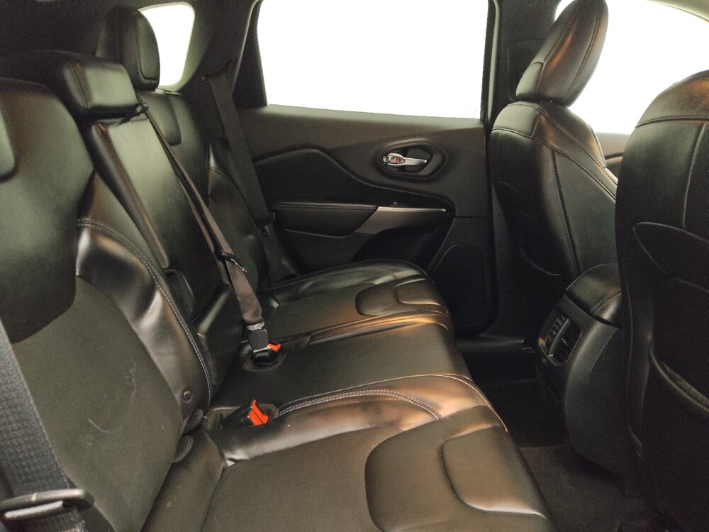 2019 Jeep Cherokee in Peoria, IL 61615 - 18125419 19