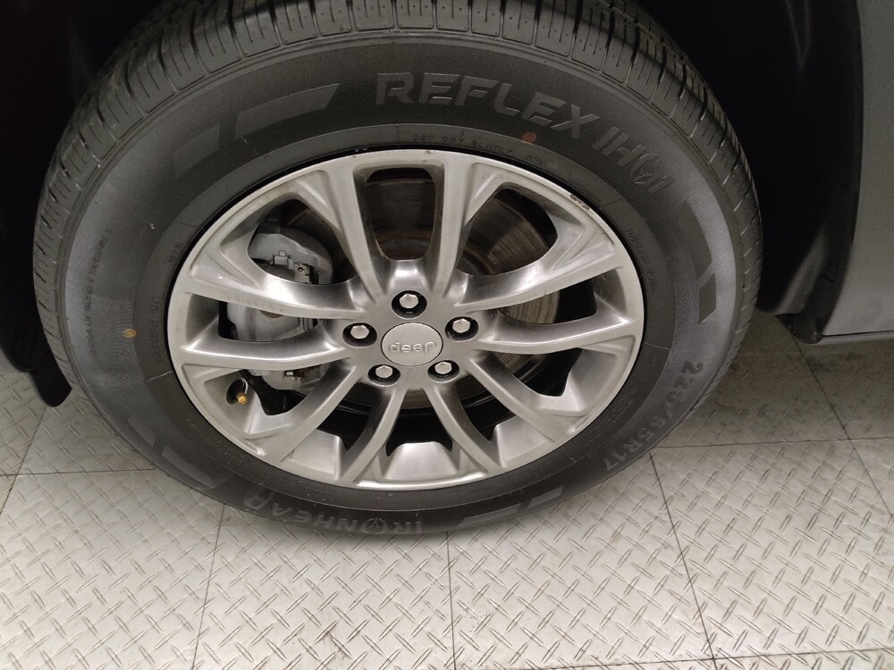 2019 Jeep Cherokee in Peoria, IL 61615 - 18125419 31