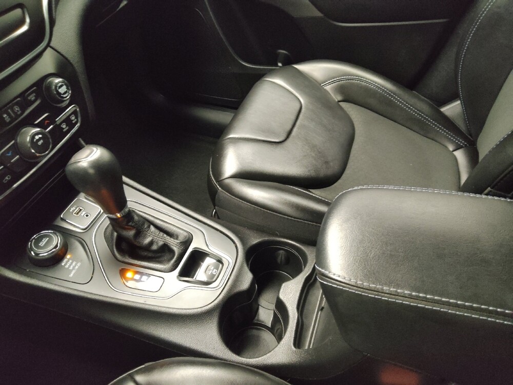 2019 Jeep Cherokee in Peoria, IL 61615 - 18125419 26