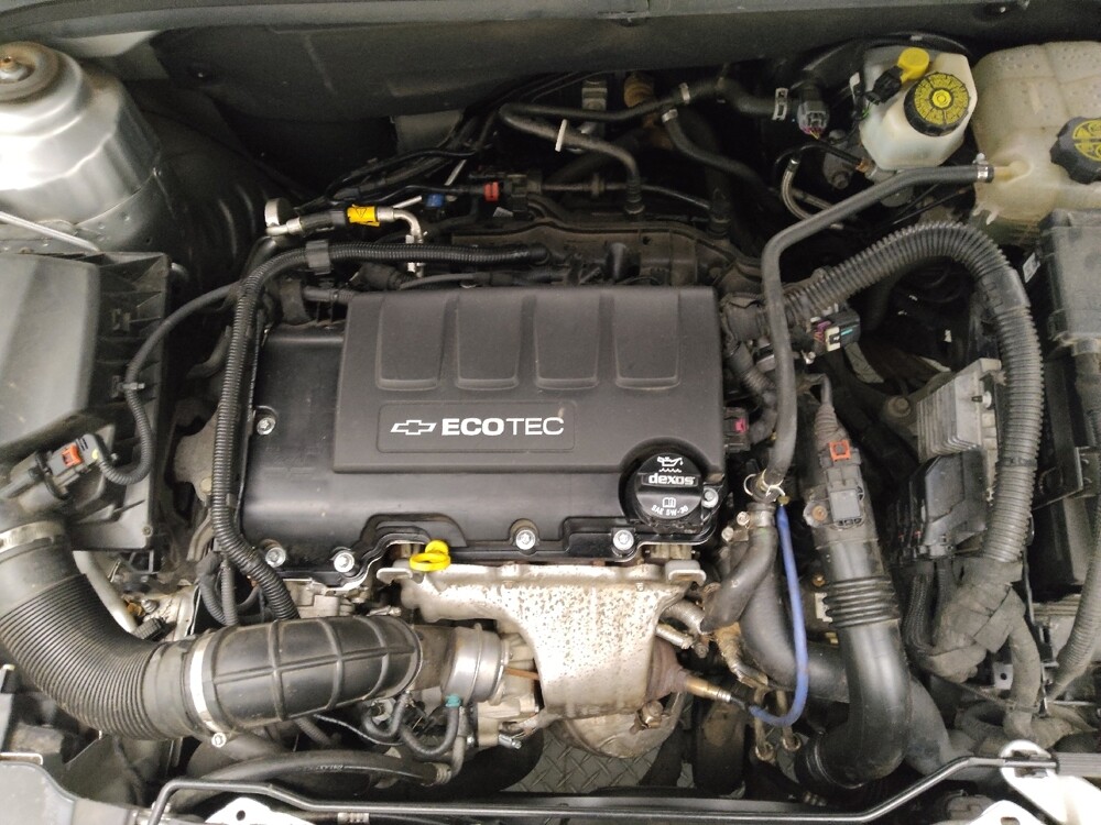 2016 Chevrolet Cruze in Des Moines, IA 50310 - 18125423 30