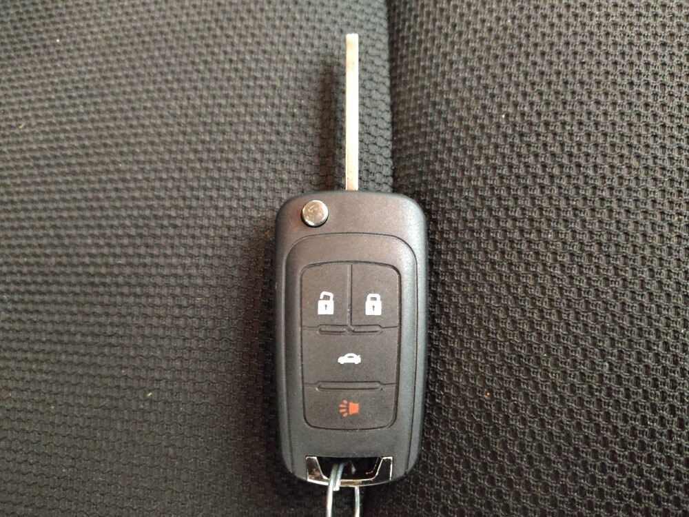 2016 Chevrolet Cruze in Des Moines, IA 50310 - 18125423 32