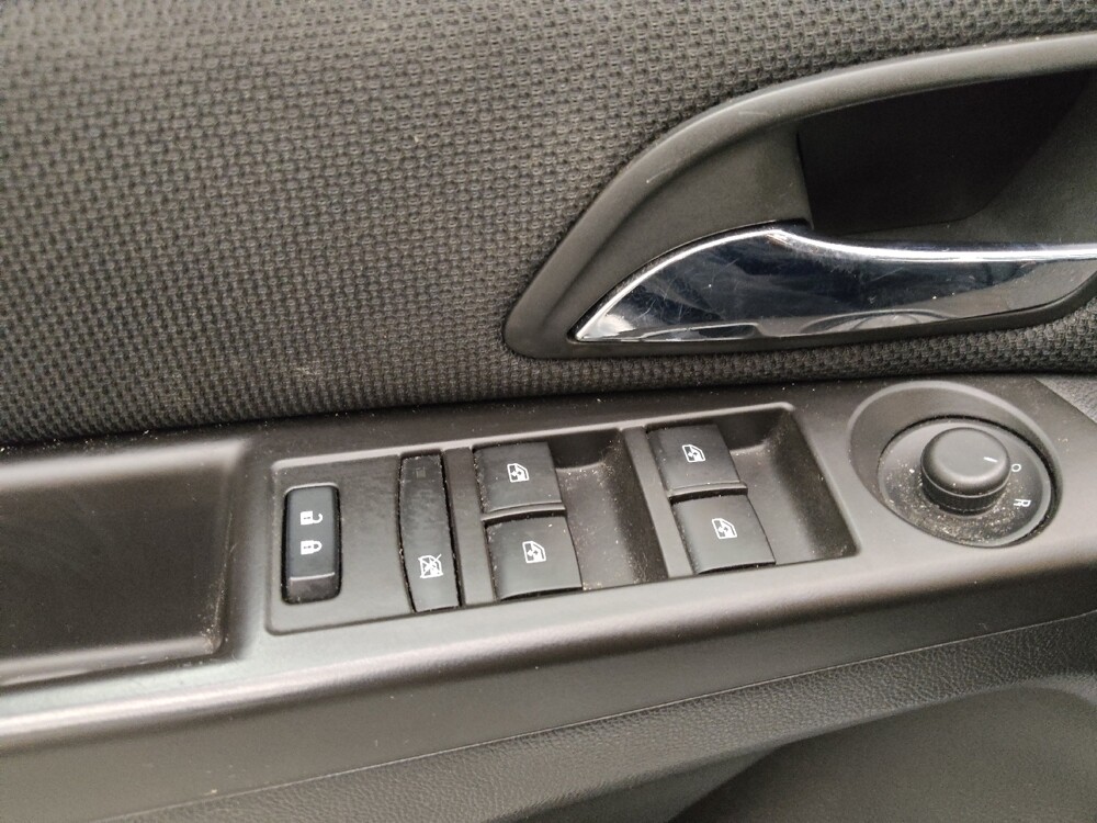 2016 Chevrolet Cruze in Des Moines, IA 50310 - 18125423 27