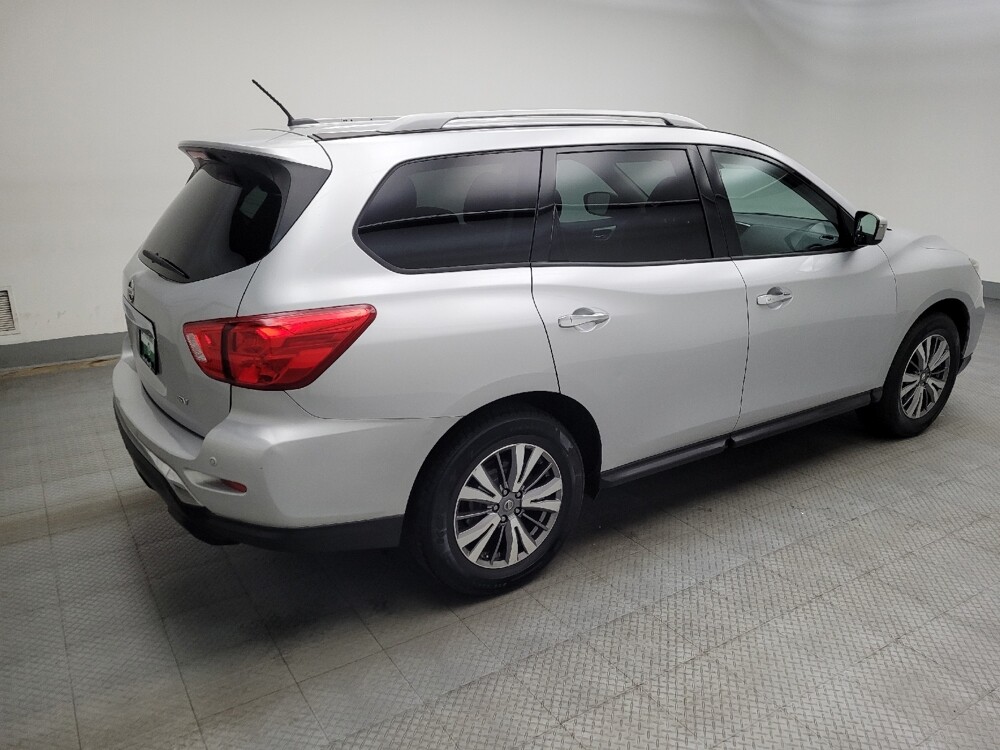 2018 Nissan Pathfinder in Des Moines, IA 50310 - 18125429 10
