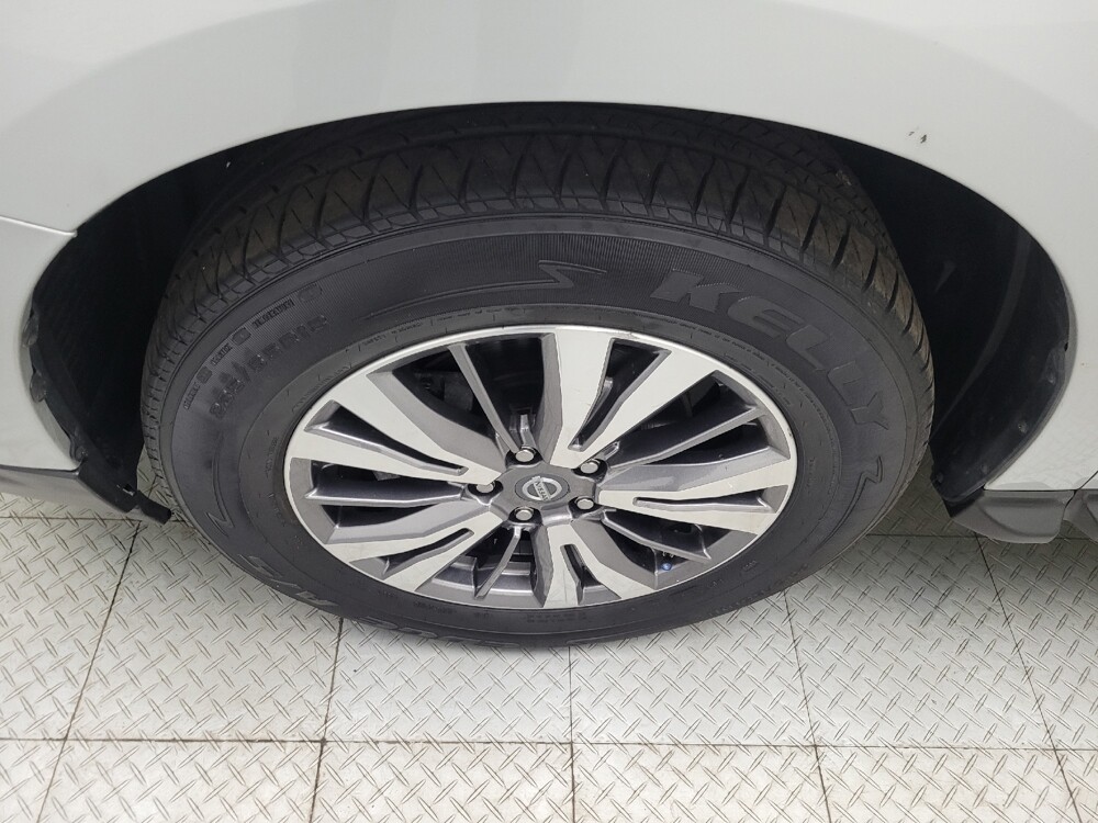 2018 Nissan Pathfinder in Des Moines, IA 50310 - 18125429 31