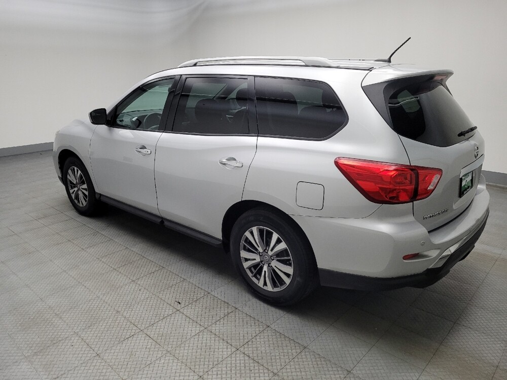 2018 Nissan Pathfinder in Des Moines, IA 50310 - 18125429 3