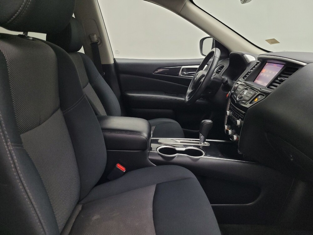 2018 Nissan Pathfinder in Des Moines, IA 50310 - 18125429 21