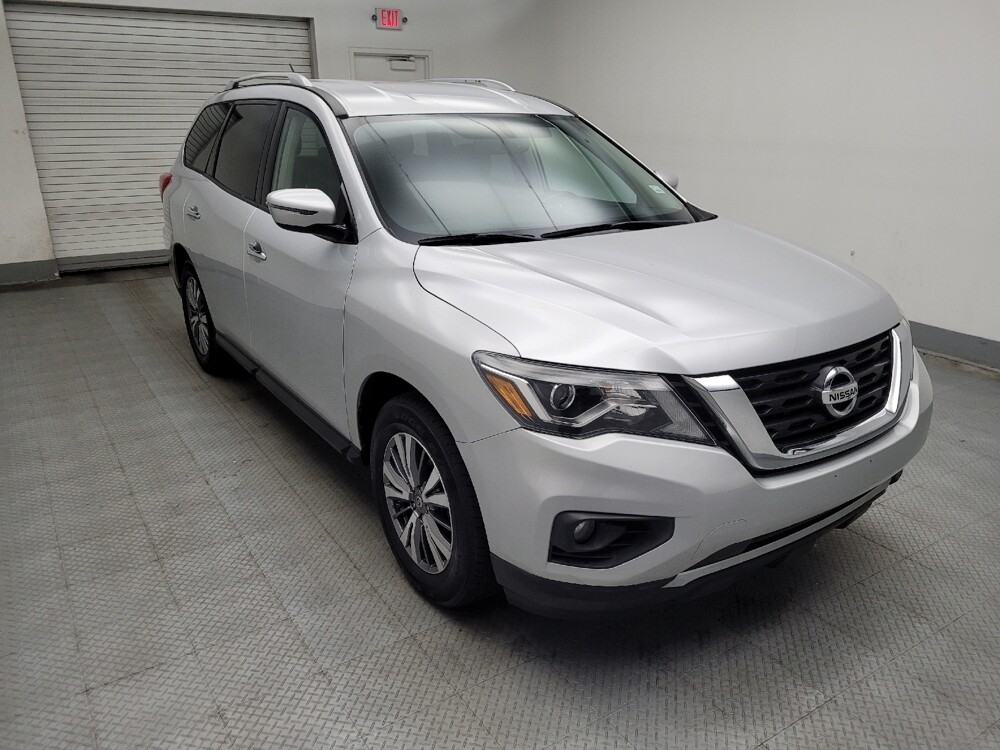 2018 Nissan Pathfinder in Des Moines, IA 50310 - 18125429 13