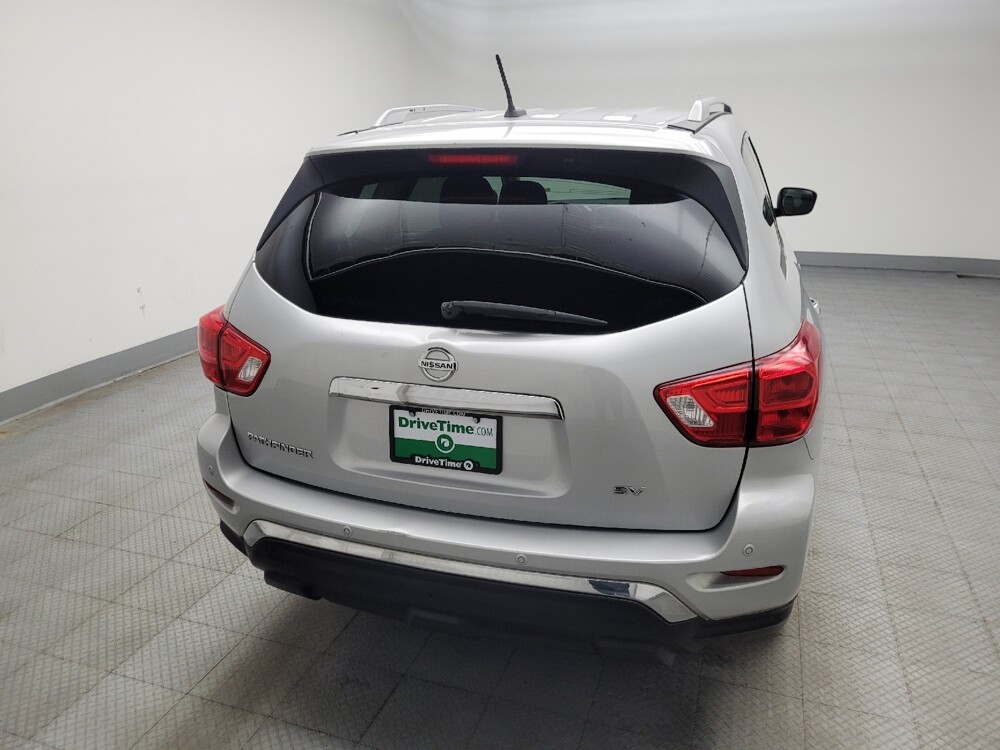 2018 Nissan Pathfinder in Des Moines, IA 50310 - 18125429 7