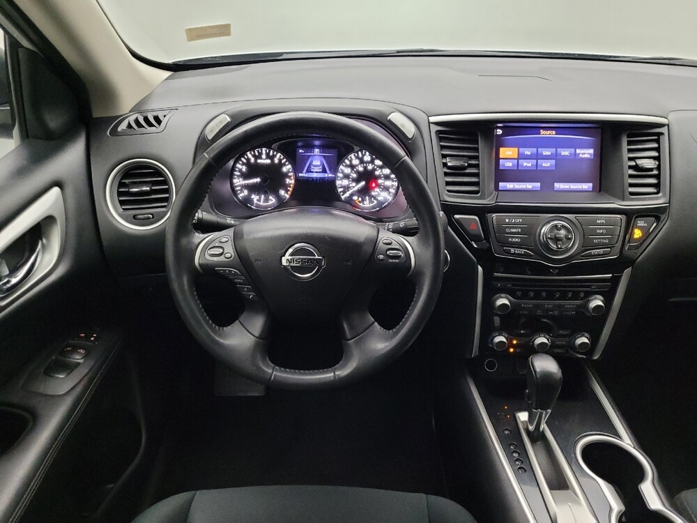 2018 Nissan Pathfinder in Des Moines, IA 50310 - 18125429 22