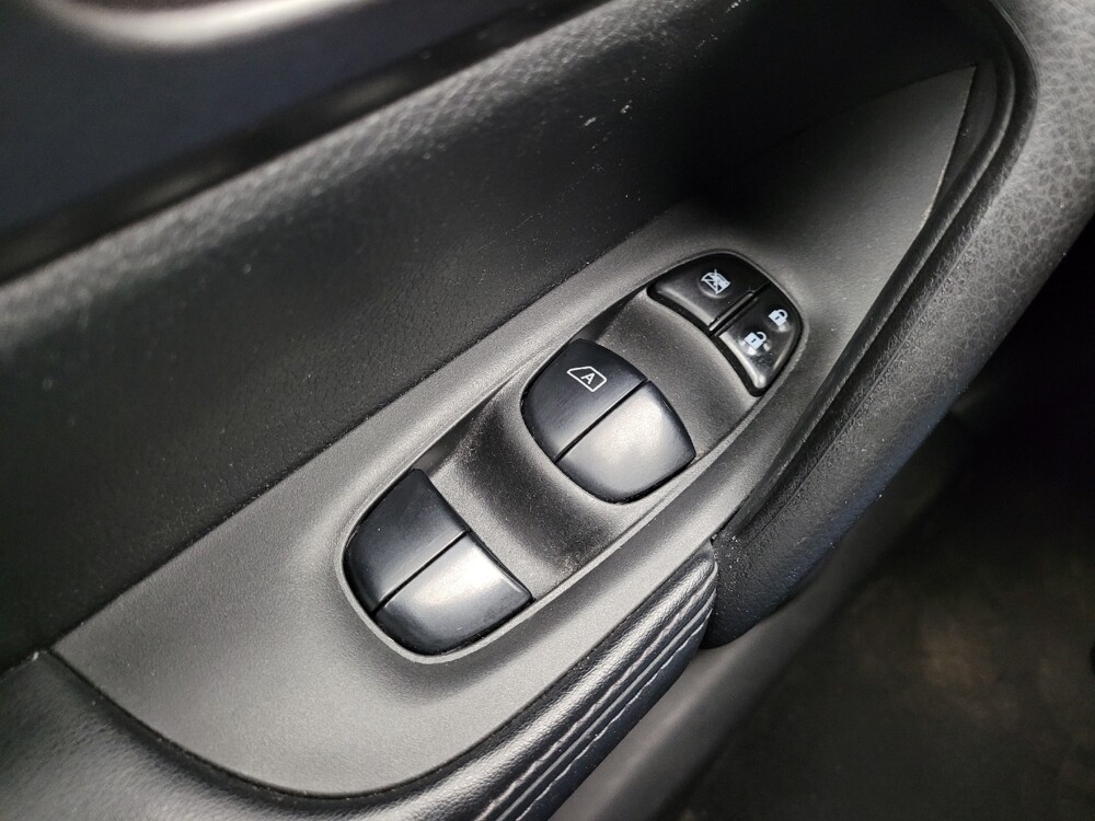 2019 Nissan Rogue Sport in Grand Rapids, MI 49508 - 18125433 27