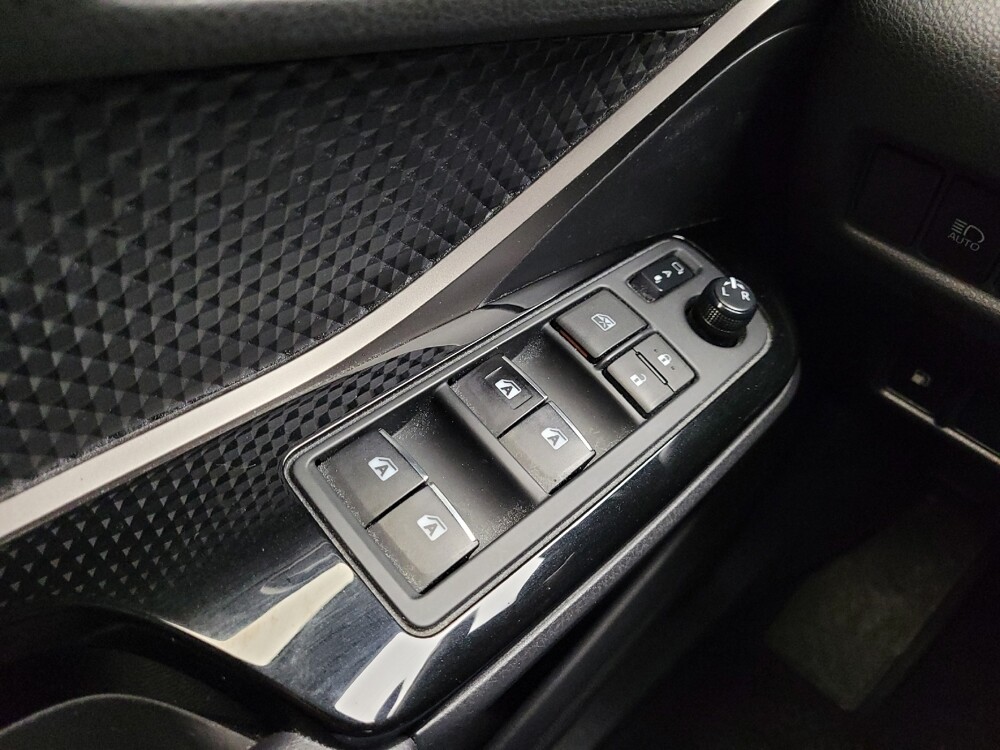 2019 Toyota C-HR in Taylor, MI 48180 - 18125435 27