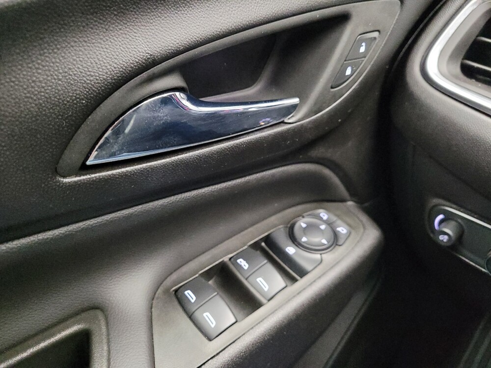 2024 Chevrolet Equinox in Eastpointe, MI 48021 - 18125440 27