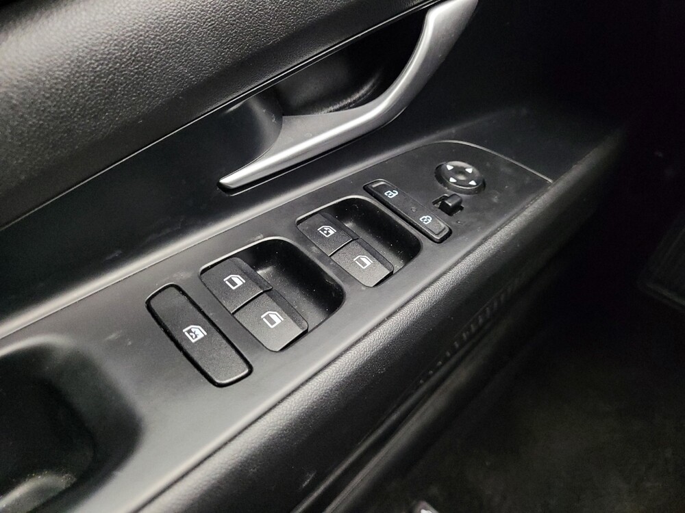 2022 Hyundai Elantra in Taylor, MI 48180 - 18125444 27