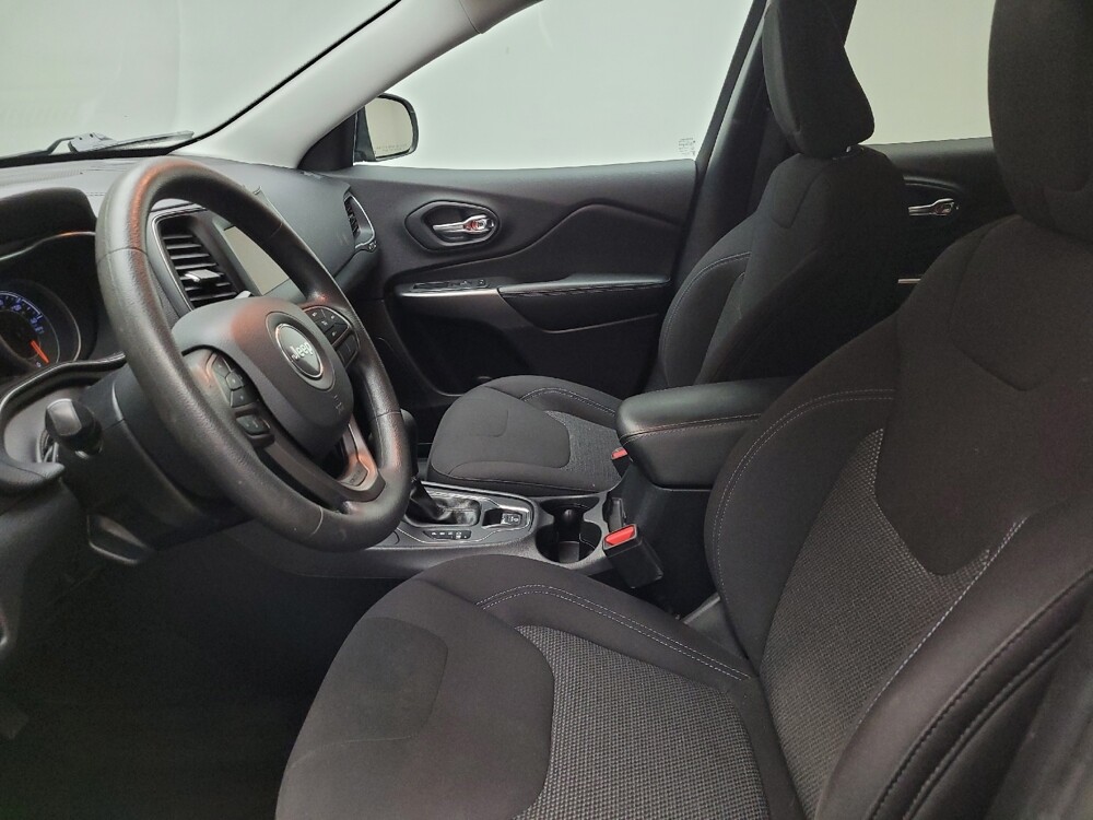 2019 Jeep Cherokee in Grand Rapids, MI 49508 - 18125446 17