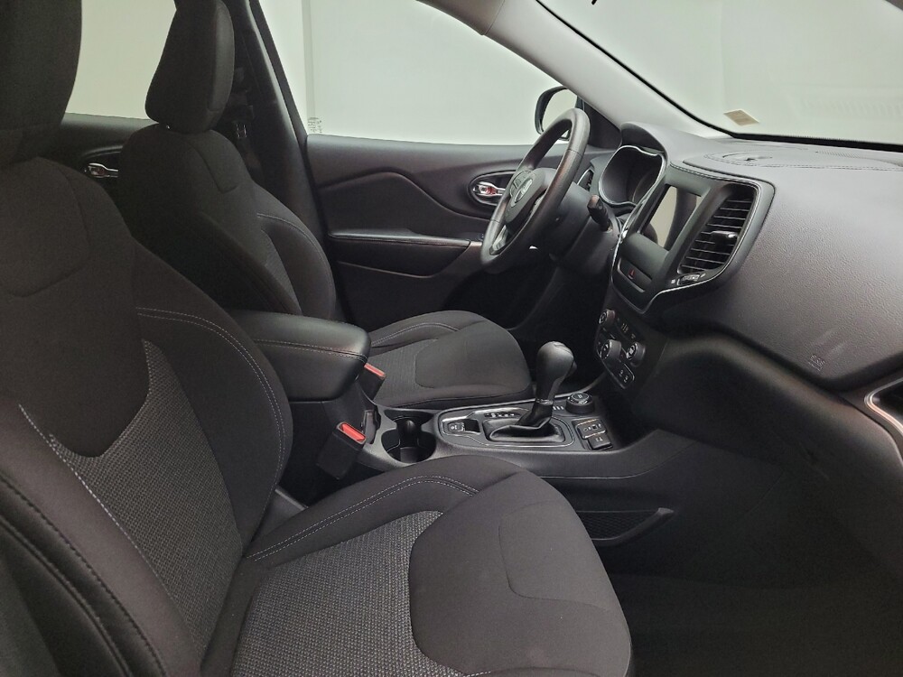 2019 Jeep Cherokee in Grand Rapids, MI 49508 - 18125446 21