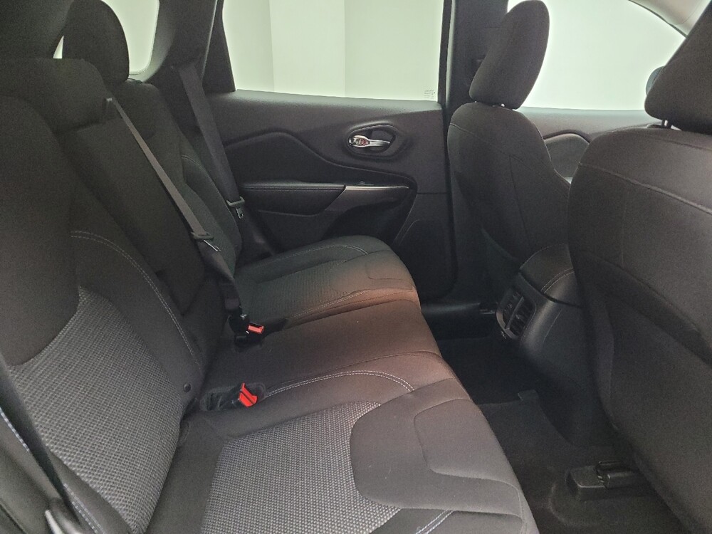 2019 Jeep Cherokee in Grand Rapids, MI 49508 - 18125446 19