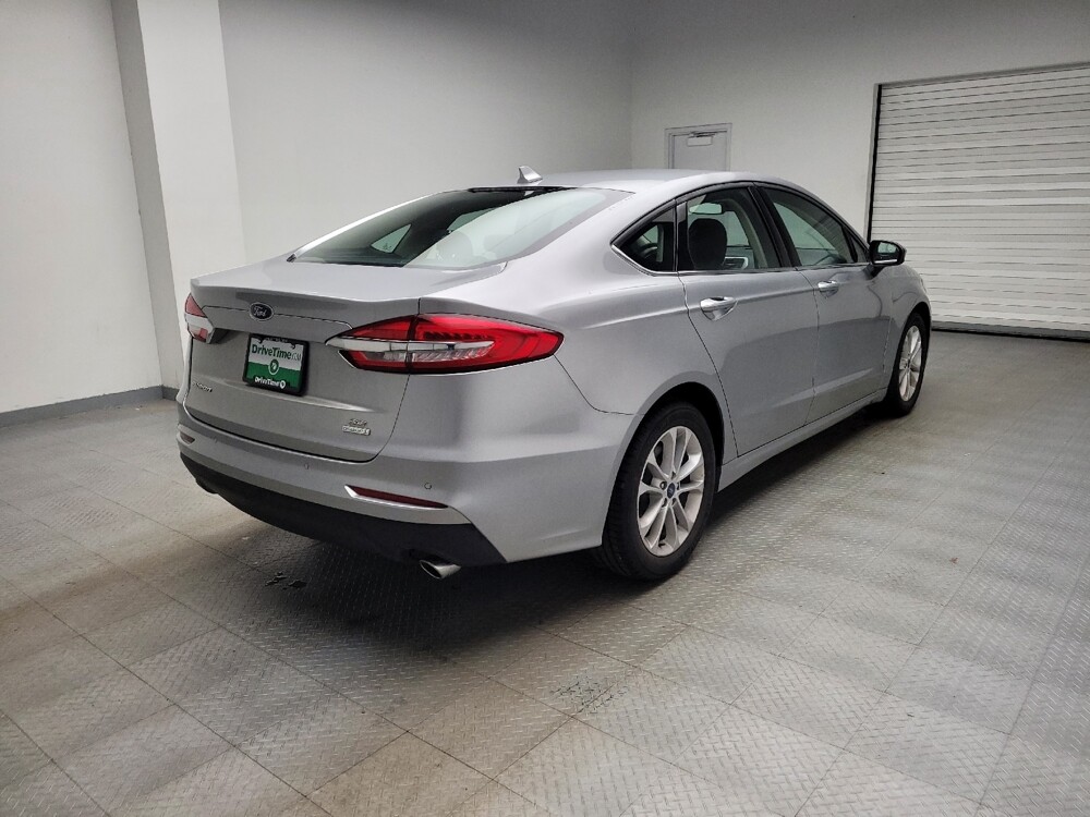 2020 Ford Fusion in Grand Rapids, MI 49508 - 18125449 9