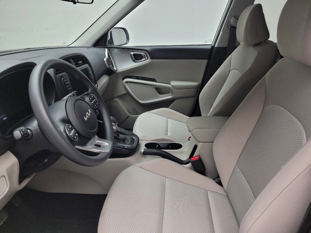 2025 Kia Soul in Grand Rapids, MI 49508 - 18125451 17