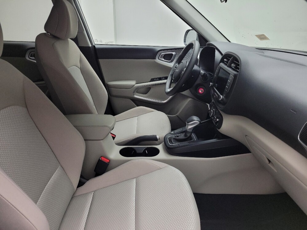 2025 Kia Soul in Grand Rapids, MI 49508 - 18125451 21