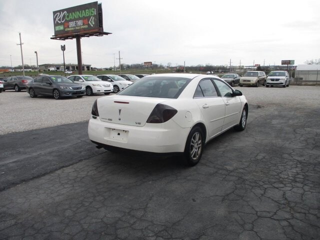 2006 Pontiac G6 in Oak Grove, MO 64075 - 18125459 5